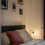 Central Warsaw Apartment - Great Location- City Center - Orla